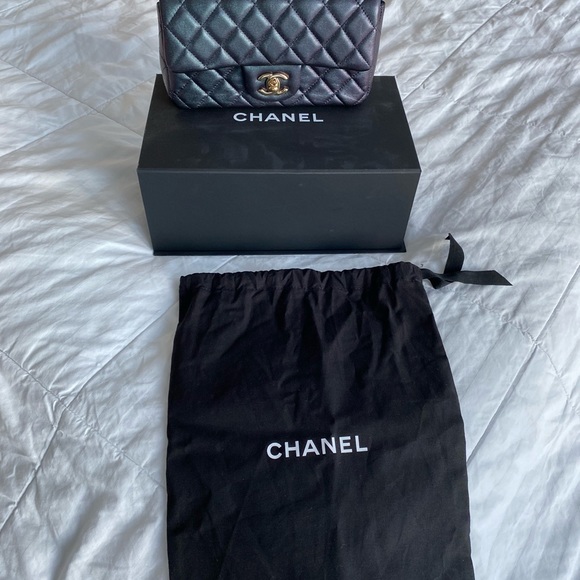 Chanel 22B Iridescent Black Rectangular Mini 🖤 - Picture 2 of 16